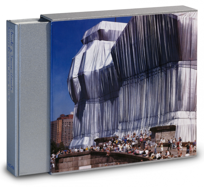 Christo and Jeanne-Claude. Wrapped Reichstag, Berlin, 1971-1995